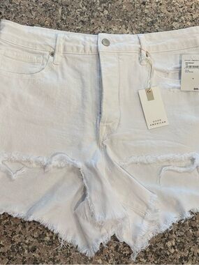 Good American White Distressed Denim Shorts - Size 14/32